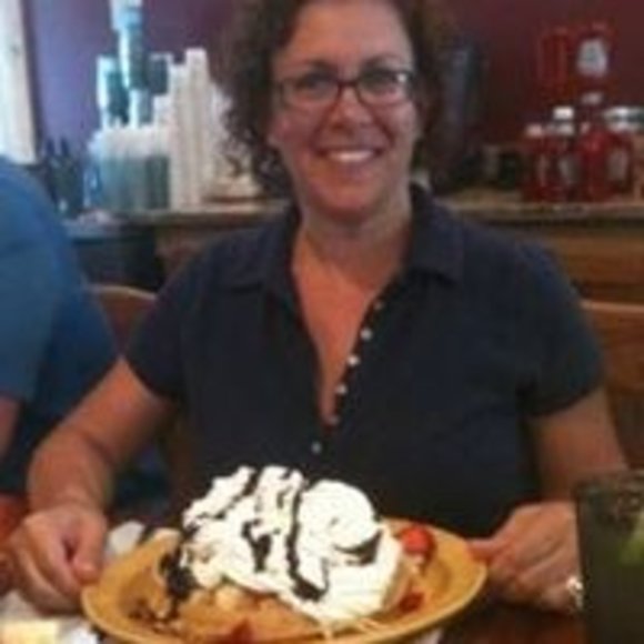 Meet your Posher, Janet - Picture 1 of 1